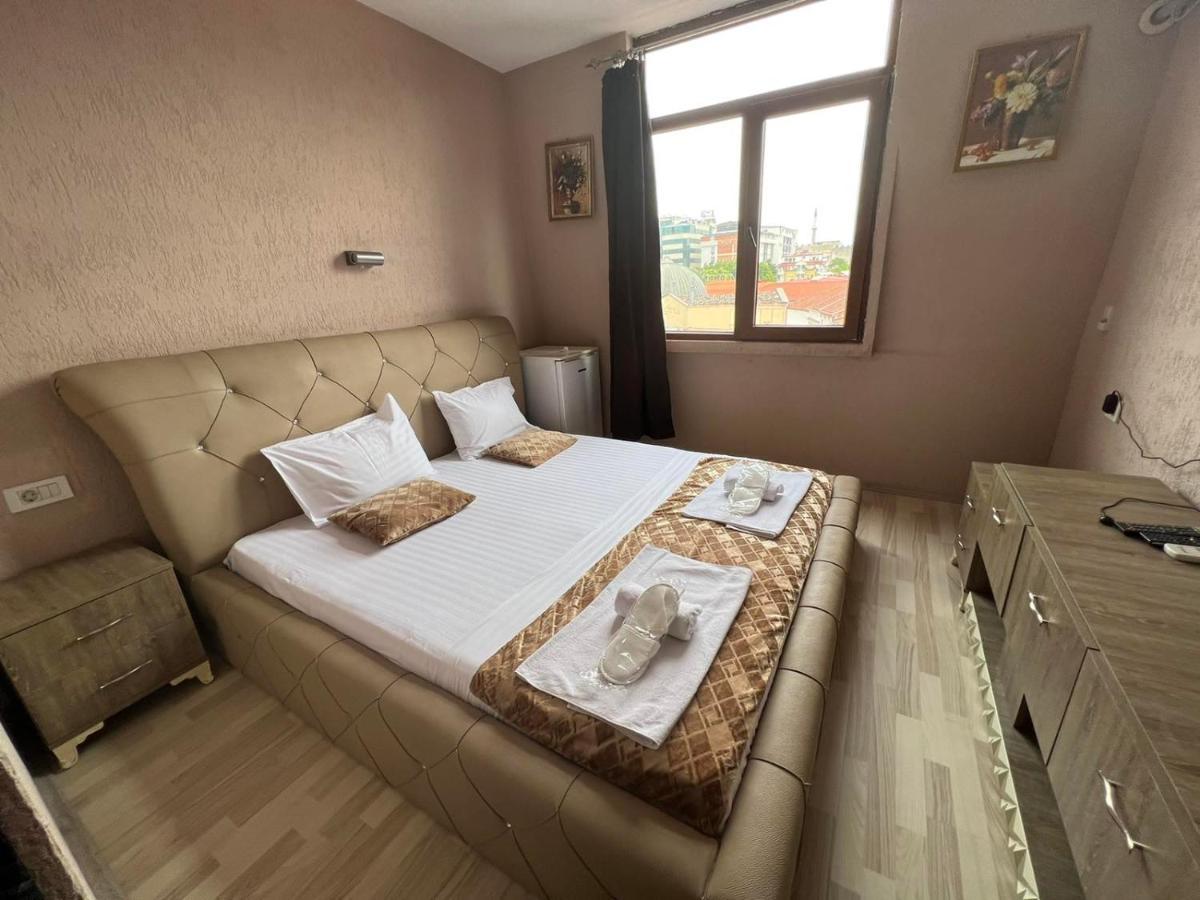 Hotel Ultra Star Скопье Экстерьер фото