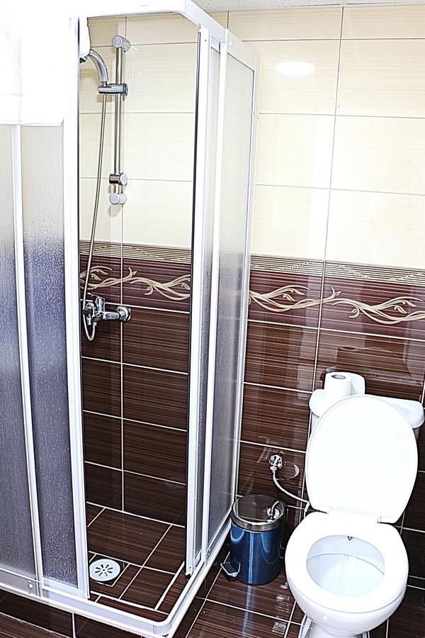Hotel Ultra Star Скопье Экстерьер фото
