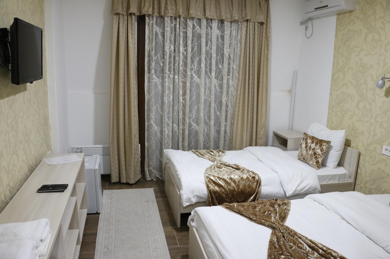 Hotel Ultra Star Скопье Экстерьер фото